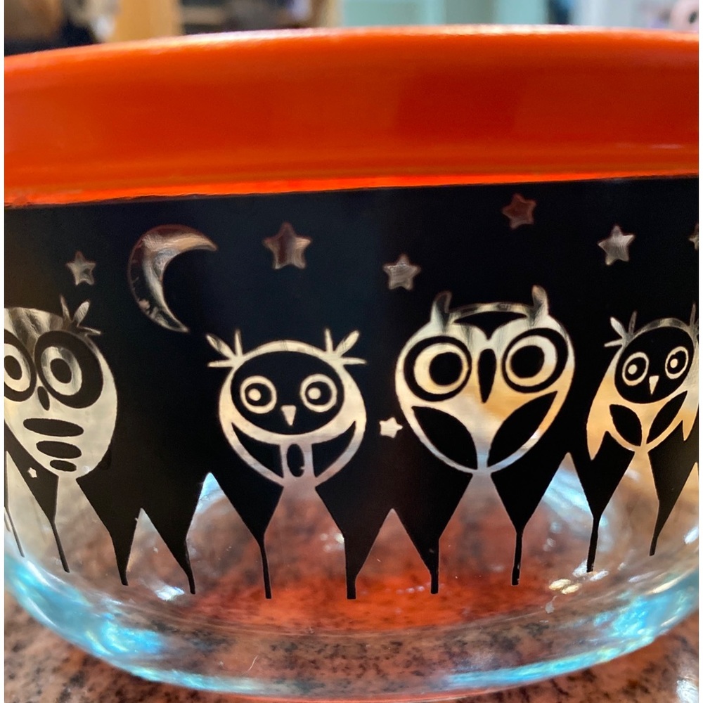 Pyrex HALLOWEEN Glass Storage Bowl w/Lid 1 Qt. Moon, Stars & Spooky Owls EUC